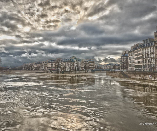 Île Saint Louis et île de la Cité - La Seine pendant la crue de janvier 2018 à Paris (France)