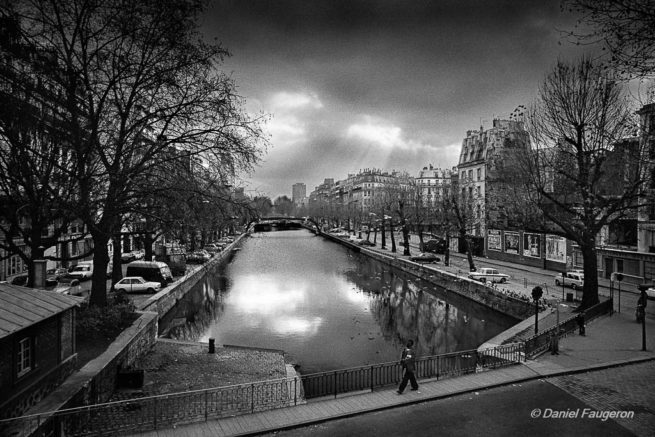 Ciel d'orage sur le canal Saint Martin - Paris (France)